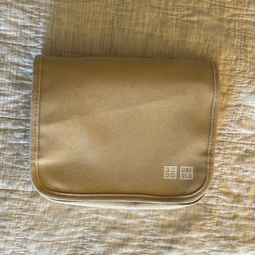 NWOT Uniqlo canvas toiletry bag
